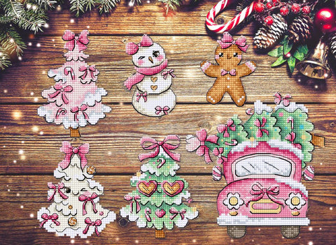 Kalėdinis kryželių siuvinėjimo rinkinys „Sweetmas“ eglutės žaisliukams, 9 cm, 6 vnt.