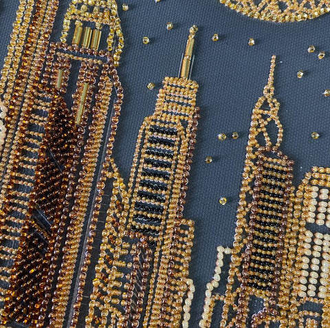 Karoliukų siuvinėjimo rinkinys „Svajonių miestas“ 23x34 cm – detalus miesto peizažo paveikslas namų dekorui