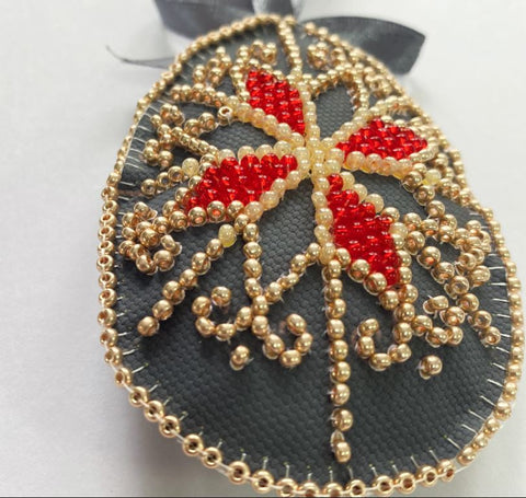 Velykinė žvaigždė – karoliukų siuvinėjimo dekoracijų rinkinys 15×5 cm
