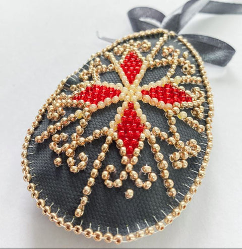Velykinė žvaigždė – karoliukų siuvinėjimo dekoracijų rinkinys 15×5 cm