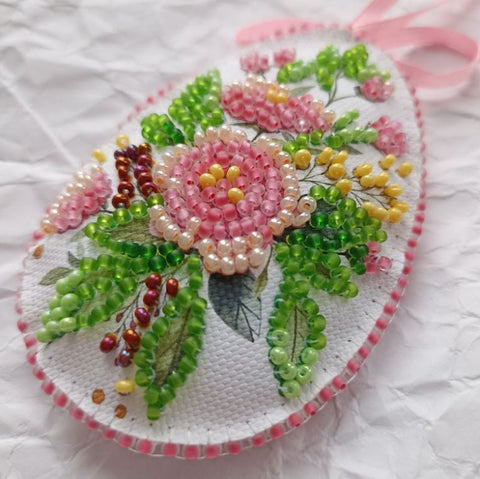 Velykinis dekoro rinkinys „Zuikutis“ 15×5 cm – karoliukų siuvinėjimo komplektas kūrybiniams darbams