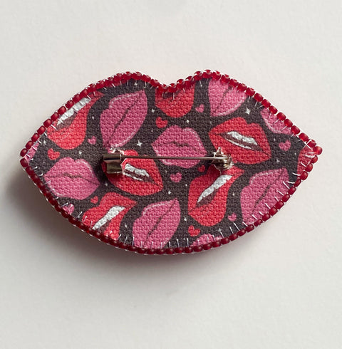Dekoratyvinis lipdukas „Aistringi bučiniai“ 7,4 x 4,6 cm (modelis AAD-244)