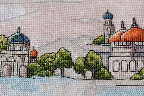Siuvinėjimo kryželiu rinkinys „Spalvoti kupolai“ 38x18 cm, schema AAH-110