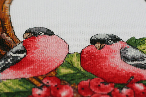 Siuvinėjimo rinkinys „Žiemos pasaka“ – kalėdinis vainikas, 25x27 cm