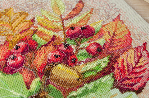 Siuvinėjimo kryželiu komplektas „Rudens akimirka“ 31 x 32,5 cm, AAH-185 rankdarbių rinkinys