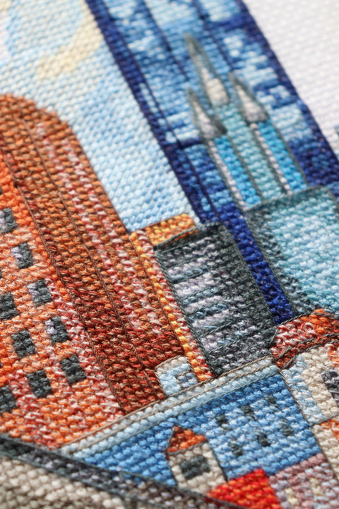Kryželiu siuvinėjamas rinkinys „Didmiesčio peizažas“, 50×25 cm, AAH-219 dekoratyviniam siuvinėjimui
