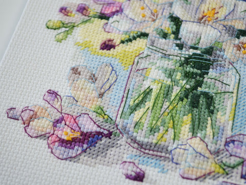 Siuvinėjimo kryželiu rinkinys „Pirmoji puokštė“ 17×17 cm rankdarbiams