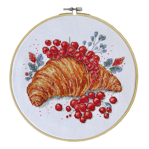 Kryželiu siuvinėjimo rinkinys „Serbentų kruasanas“ 20x20 cm, schema AAH-285
