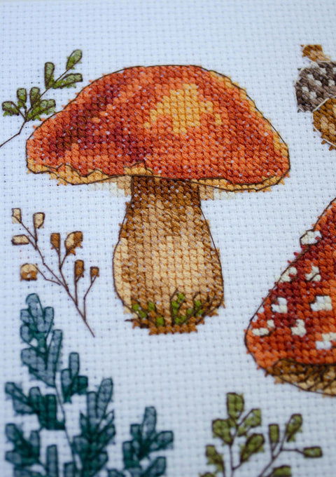 Kryželiu siuvinėjimo rinkinys „Miško kolekcija“ 19x29 cm, modelis AAH-290