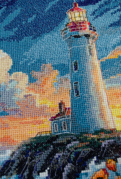 Siuvinėjimo kryželiu rinkinys „Tylios spalvos“ 23×26 cm (AAH-295)