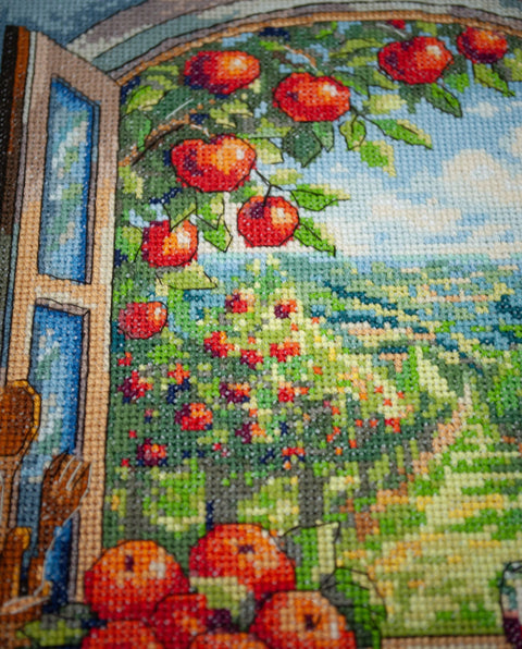 Kryželiu siuvinėjamas paveikslas „Obelų rojus“ 24×32 cm, rinkinys AAH-305