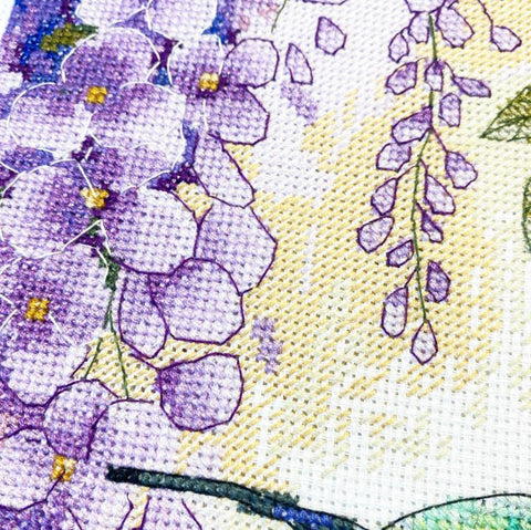 Siuvinėjimo kryželiu rinkinys „Kolibrio skrydis“ ant baltos Aida 14 ct, 25x30 cm, 52 spalvos