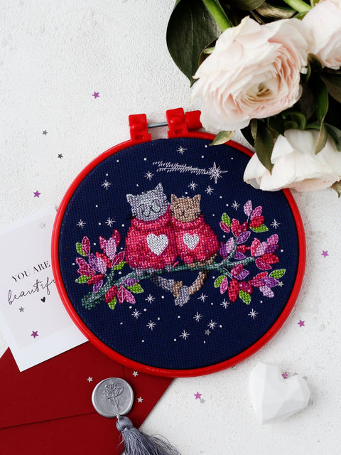 Siuvinėjimo kryželiu rinkinys su lankeliu „Pasimatymas po žvaigždėmis“, 15x15 cm