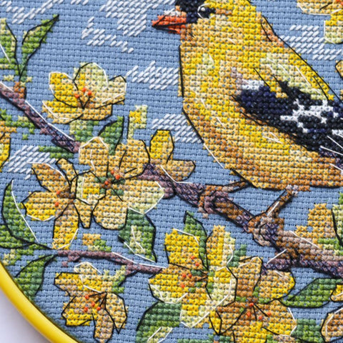 Kryželiu siuvinėjimo rinkinys „Saulėtas svečias“ su gyvūnų motyvu, 15x15 cm dekoratyvinis paveikslėlis