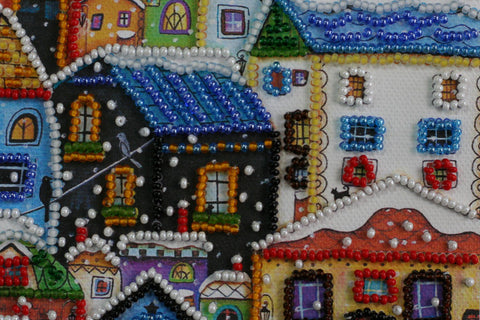 Mini siuvinėjimo karoliukais rinkinys „Spalvingi namai“ 15×15 cm