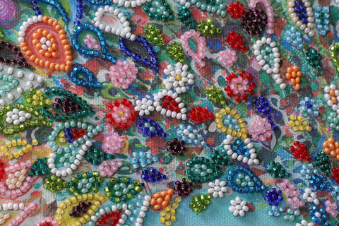 Mini karoliukų siuvinėjimo rinkinys „Spalvota uodega“, 15×15 cm piešinys
