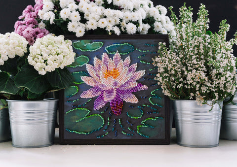 Mini siuvinėjimo karoliukais rinkinys „Vandens lelija“, 15x15 cm