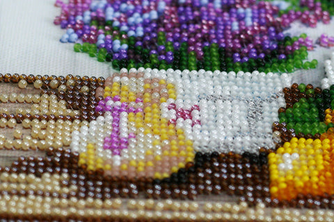 Karoliukų siuvinėjimo rinkinys „Levandų aromatas“ – natiurmorto paveikslas 20x20 cm