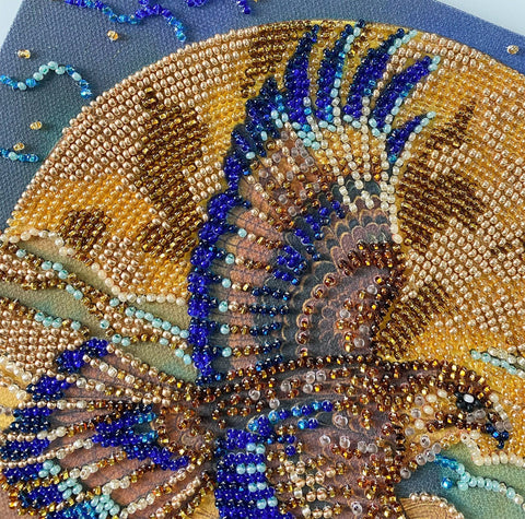 Karoliukų siuvinėjimo komplektas „Dykumos sparnai“ 20x20 cm rankdarbiams
