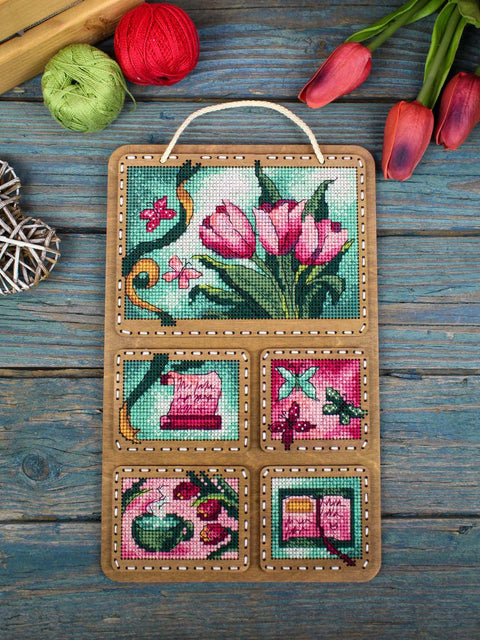Pavasario koliažas – medinis perforuotos bazės kryželių siuvinėjimo rinkinys, 26 × 17 cm