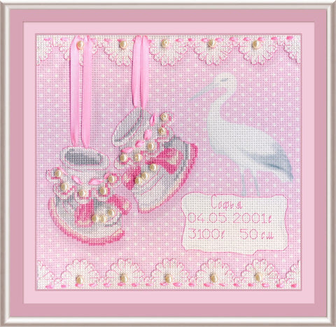 Siuvinėjimo rinkinys kūdikio metrikui — mieli batukai mergaitei 20×20 cm - kaSiulai.lt