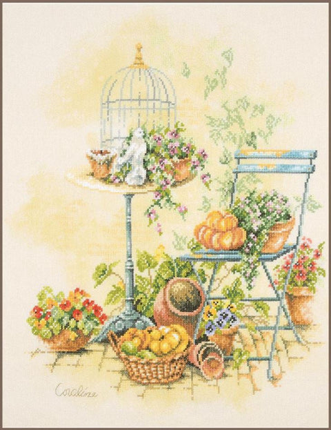 Siuvinėjimo kryželiu rinkinys „Laisvė iš narvelio“ – dekoratyvinis natiurmorto paveikslas su paukščiu, 37x43 cm
