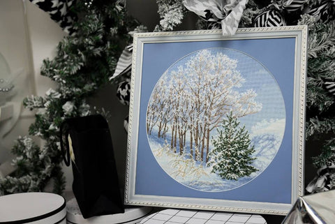Siuvinėjimo kryželiu rinkinys „Sidabras šakose“ ant baltos Aida 16 drobės, 31,7 x 31,7 cm dekoratyvinei sienų puošybai