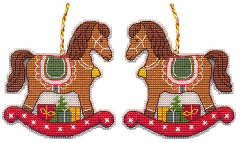 Kalėdinis kryželiu siuvinėjamas eglutės žaisliukas „Arkliukas“ – pilnas rankdarbių rinkinys