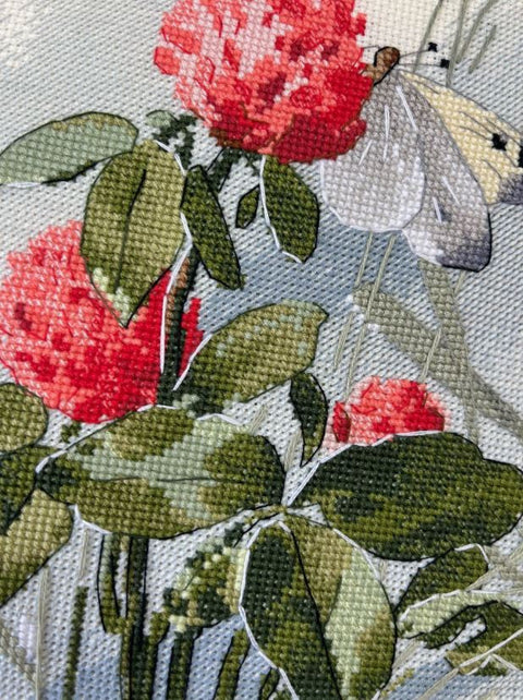 Siuvinėjimo kryželiu rinkinys „Šokis ant gėlių“ 15 x 25 cm