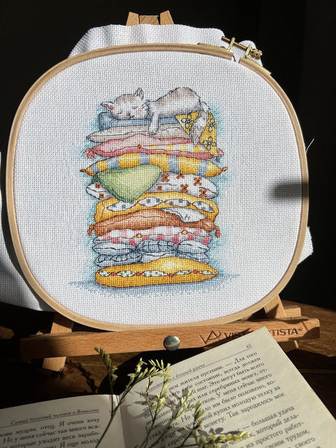 Kryželių siuvinėjimo rinkinys „Ilsintis katinas“ 13,5 × 16 cm