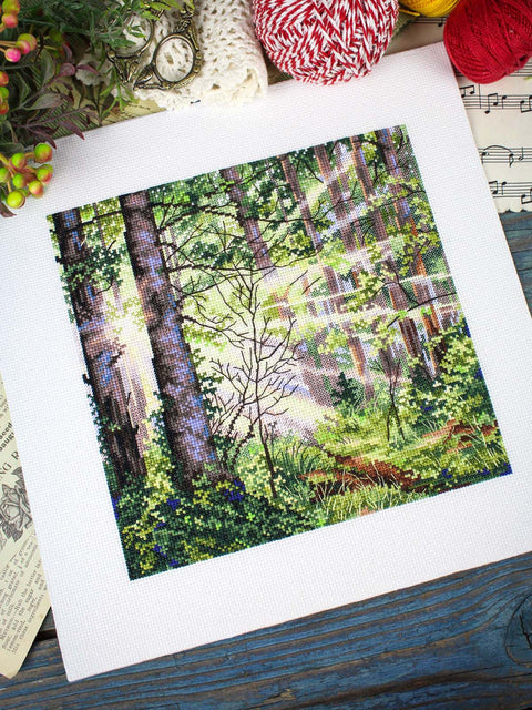 Kryželiu siuvinėjimo rinkinys „Saulėtas miškas“ – 20×20 cm saulėto miško peizažas interjerui