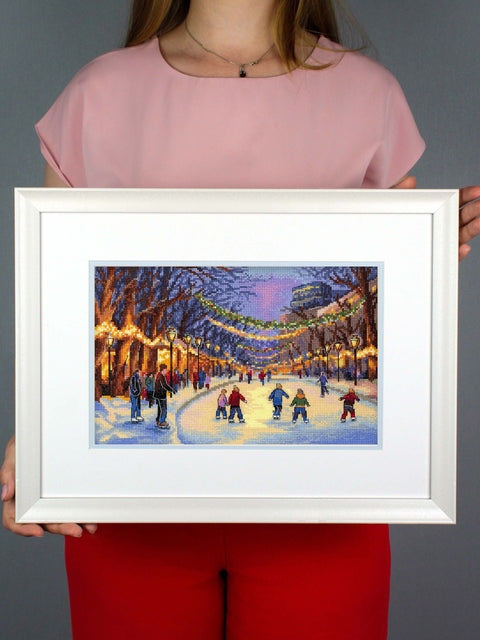 Siuvinėjimo kryželiu rinkinys „Naujametė čiuožykla“ 17 x 25 cm