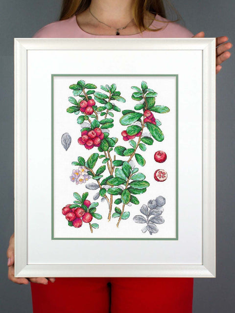 Kryželių siuvinėjimo rinkinys „Bruknių uogos“ – 29x20 cm paveikslas interjerui