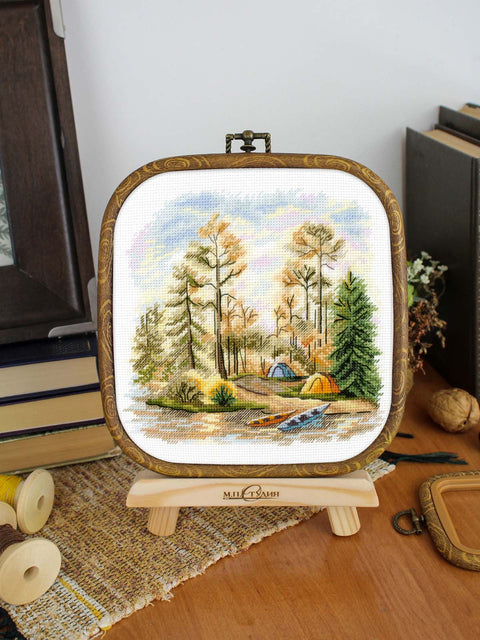 Siuvinėjimo kryželiu komplektas „Pušynas“ 15×16 cm, modelis SNV-954