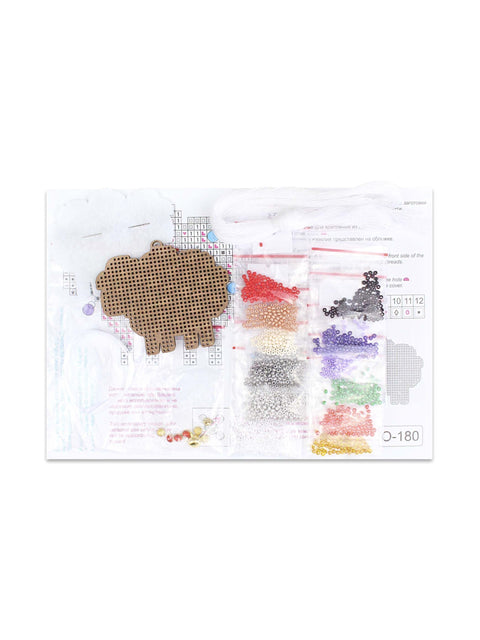 Siuvinėjimo kryželiu rinkinys ant medžio „Pasipuošusi avytė“ 6 x 7 cm
