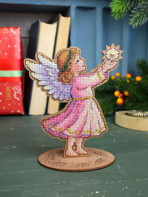 Siuvinėjimo kryželiu rinkinys ant medžio „Angelas“ 15 x 12 x 8 cm