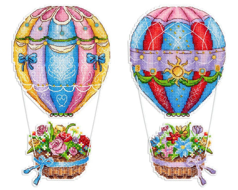 Kryželių siuvinėjimo rinkinys „Dangiška puokštė“ su plastikinės drobės pagrindu, sagomis ir karoliukais 20x11 cm