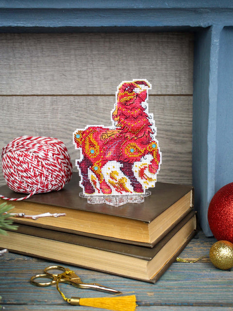 Siuvinėjimo kryželiu rinkinys „Ugningas ožiukas“ su karoliukais 12 x 10 cm