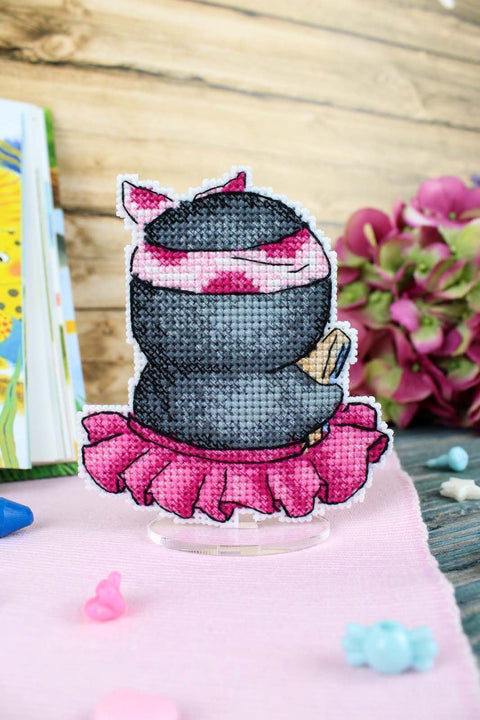 Komplektas siuvinėjimui kryželiu „Fashionista“ 10 x 9 cm (SR-897)