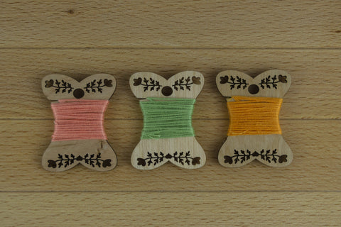 Siuvinėjimo špulkų komplektas Raštas 1 — 20 vnt. - kaSiulai.lt