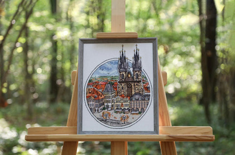 Skaičiuoto siuvinėjimo komplektas „Nuostabioji Praha“ — detalus Prahos panoramos vaizdas - kaSiulai.lt