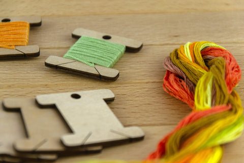 Skaidrios patvarios špūlės siuvimo ir siuvinėjimo mašinoms — 20 vnt. - kaSiulai.lt