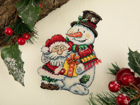 Šventinis kryželiu siuvinėjimo komplektas: Sniego senis ir Kalėdų Senelis - kaSiulai.lt