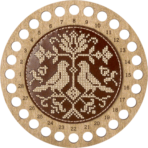 Siuvinėjimo rinkinys perforuotai dirbtinei odai – siūlų laikiklis 15×15 cm