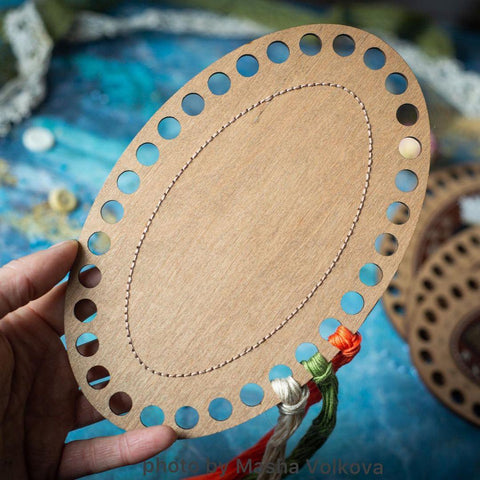 Kryželiu siuvinėjimo rinkinys — perforuotos dirbtinės odos siūlų organizatorius (12,5×20,5 cm, 7 spalvos)