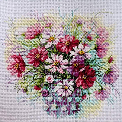 RIOLIS siuvinėjimo rinkinys "Watercolor Cosmos" — akvarelinis kosmoso motyvas 30×30 cm, 18 spalvų