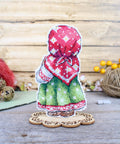 Žavingas mini siuvinėjimo komplektas „Mergaitė su višta“, 12×7 cm - kaSiulai.lt